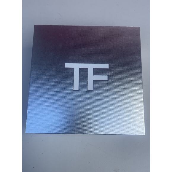 TOM FORD Empty Silver Collapsable Gift Box Authentic 8 x 8 x 4 inches - Picture 1 of 5